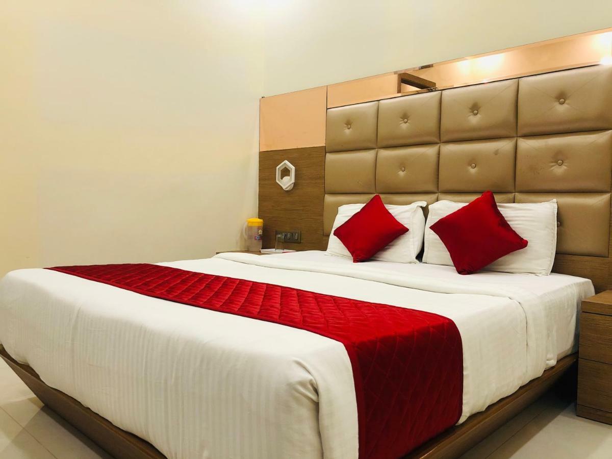 Hotel Guestinn Residency Mumbai Exterior photo