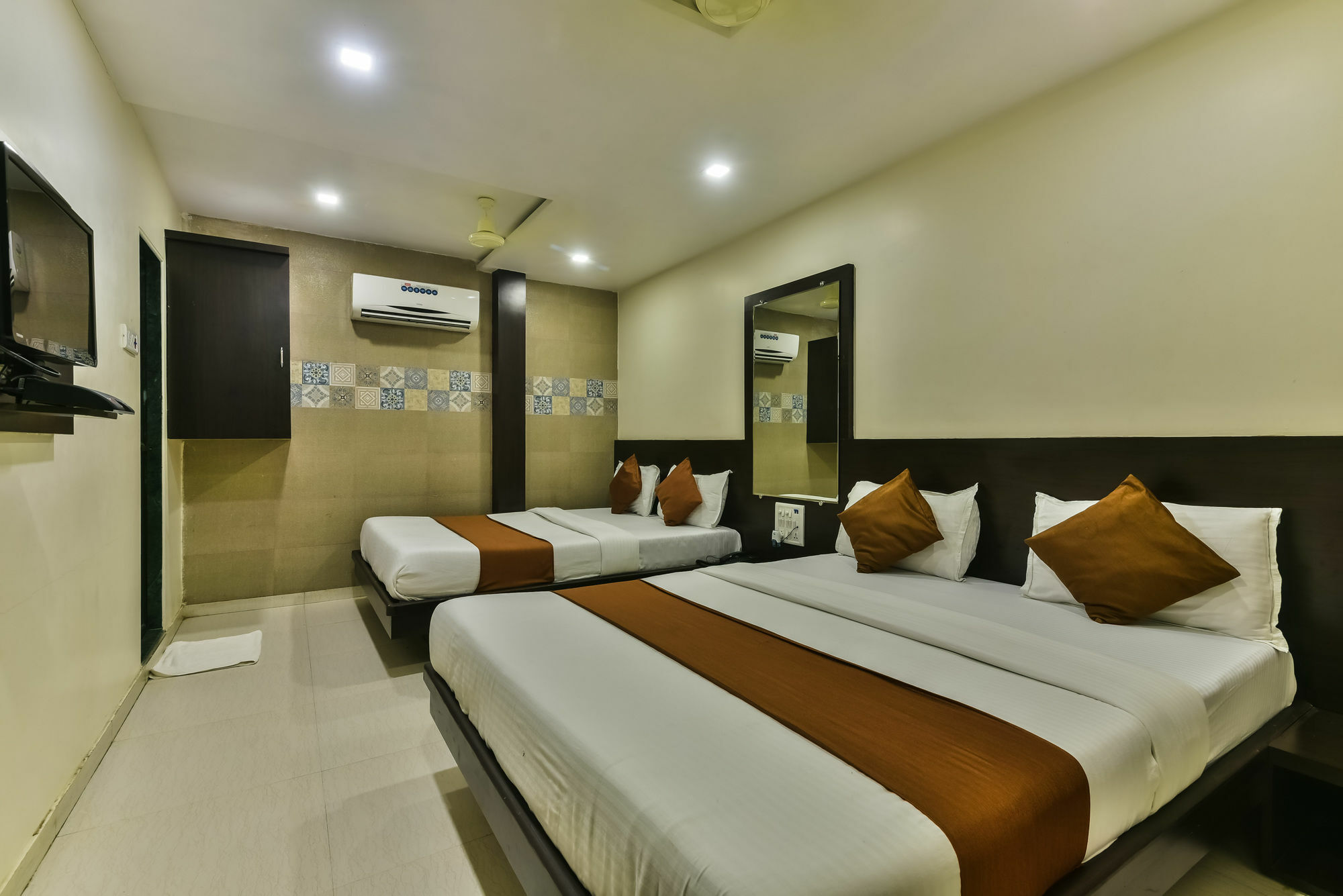 Hotel Guestinn Residency Mumbai Exterior photo