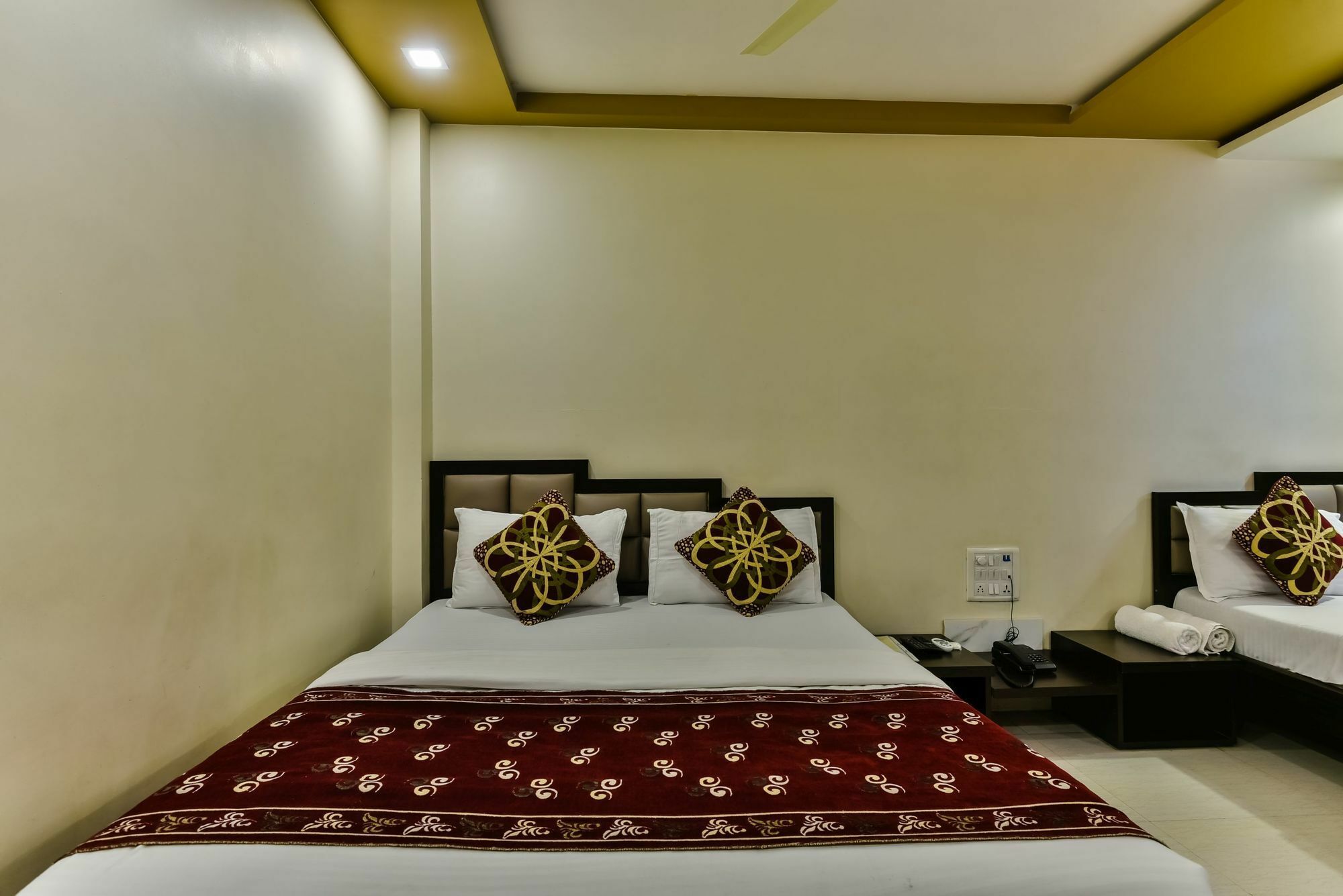 Hotel Guestinn Residency Mumbai Exterior photo